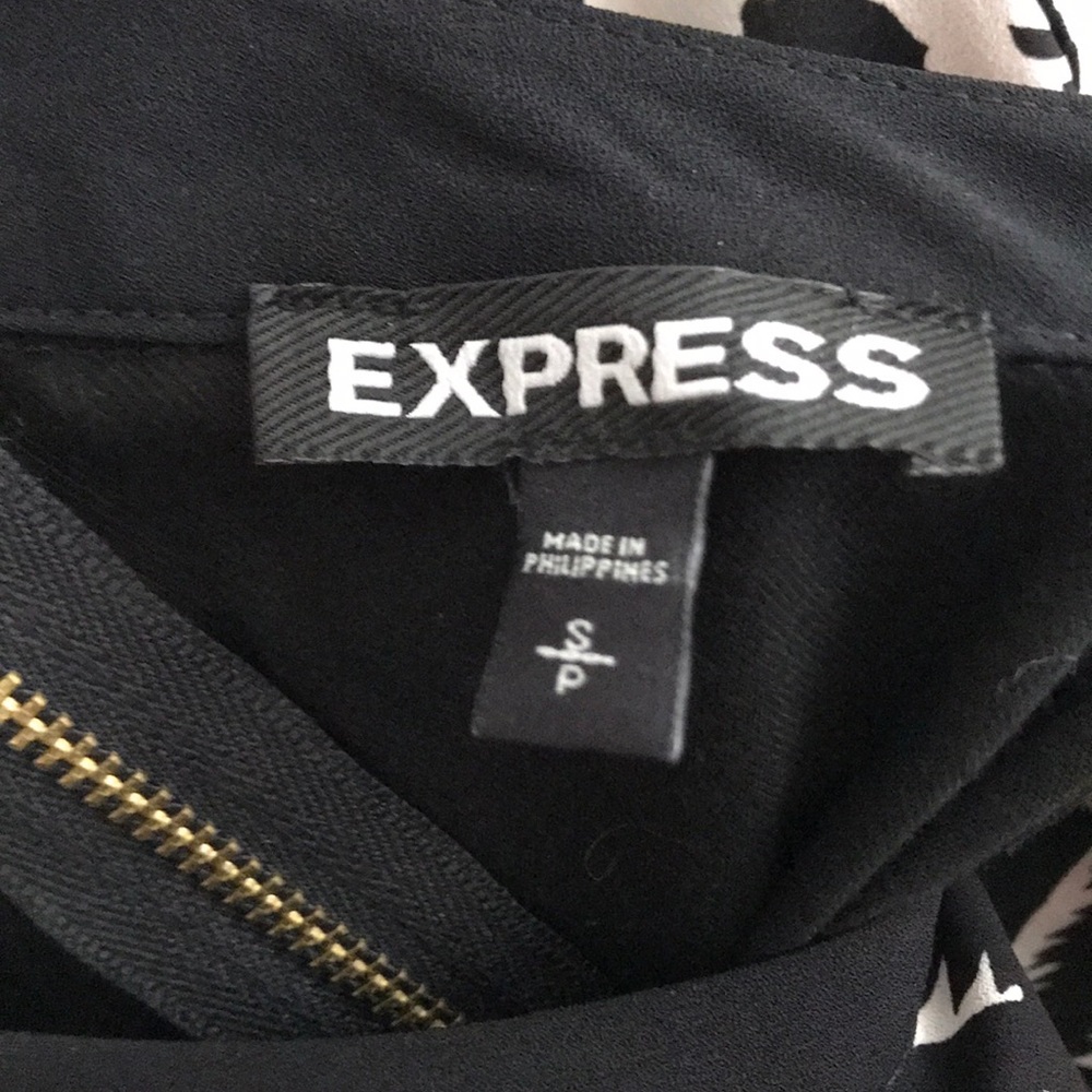 Express Zipper Racerback Blouse - Picture 5 of 5